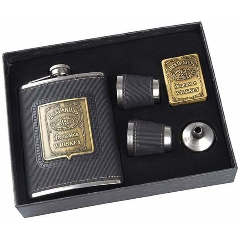 מארז ג'ק דניאלס אביזרים 5 חלקים לוויסקי באריזת מתנה מהודרת