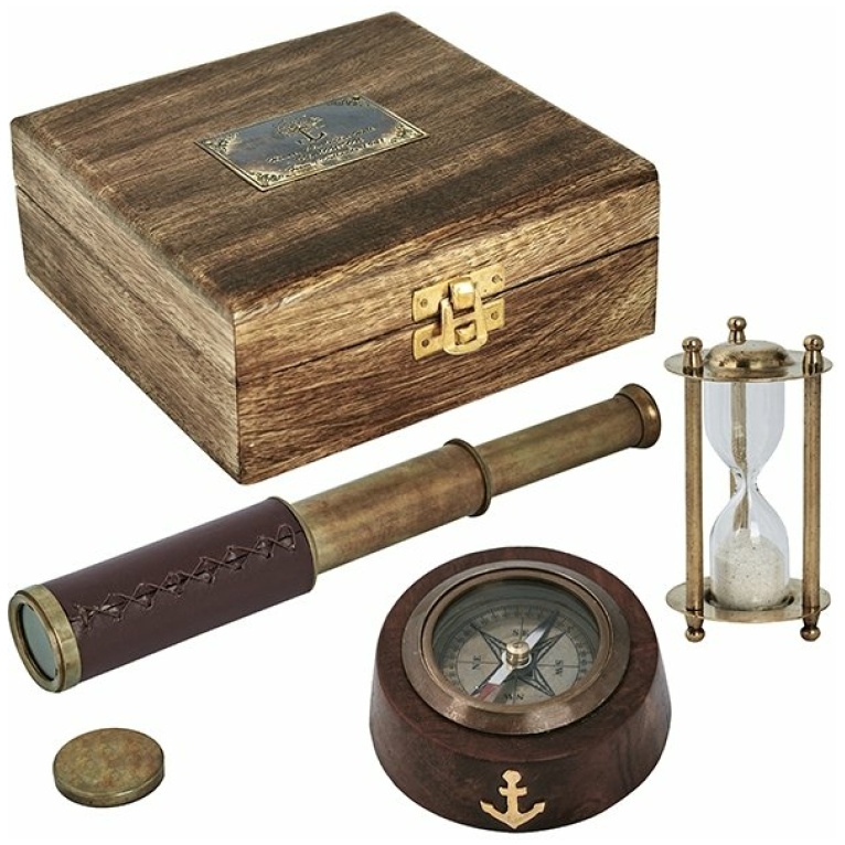 סט כולל מצפן, שעון חול וטלסקופ בקופסת עץ וינטג'