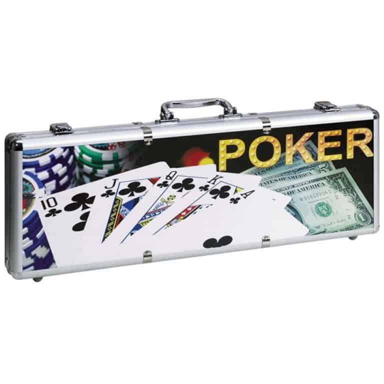 ז'יטונים צבעוניים בערכים שונים מתוך סט פוקר מקצועי