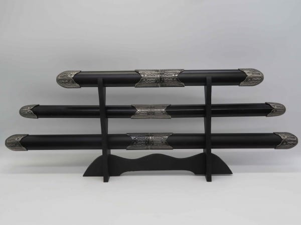 סט 3 חרבות סמוראים על מעמד עץ - תצוגה מלאה