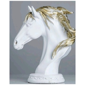 פסל ראש סוס מלכותי לבן