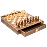 לוח שחמט מעץ עם מגירות וכלים מתכת גודל הלוח 31*31 ס"מ מגירה בכל צד של הלוח להכנסת הכלים בסיום המשחק