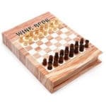 ⁦סט אביזרי יין עם משחק שח מט⁩ – תמונה ⁦3⁩