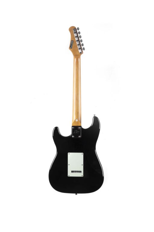 EKO ST 300 Black – גיטרה חשמלית בצבע שחור