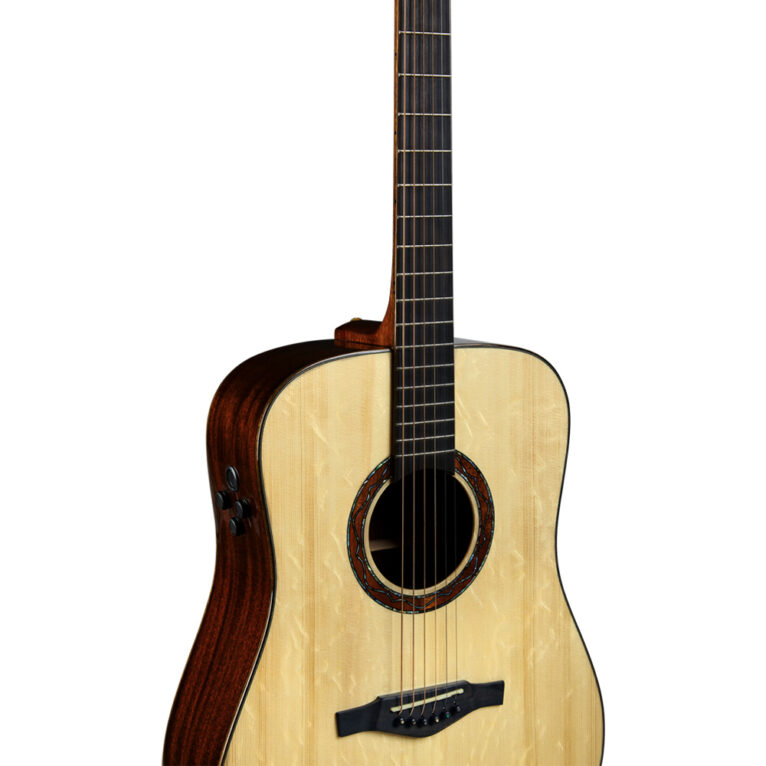 EKO WOW D800E Spruce/Sapele – גיטרה אקוסטית מוגברת עם תיק