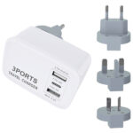 מתאם שקע עולמי עם מטען USB ו־Type-C