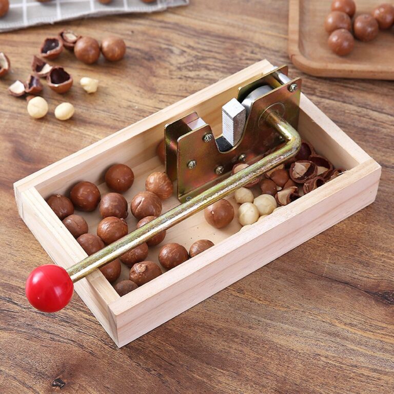 nut-cracker1.jpg