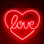 שלט ניאון LED בצורת לב עם הכיתוב Love, חיבור USB